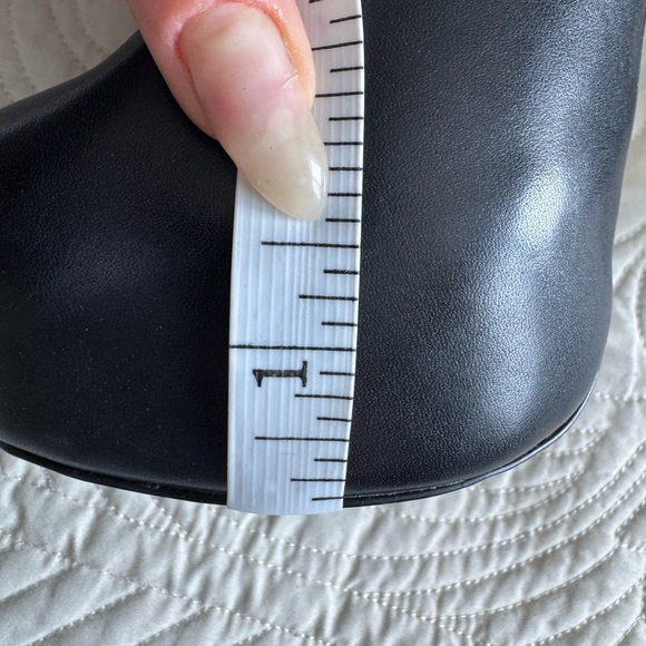 Black stiletto, Aldo heels, size 7 - Picture 6 of 6
